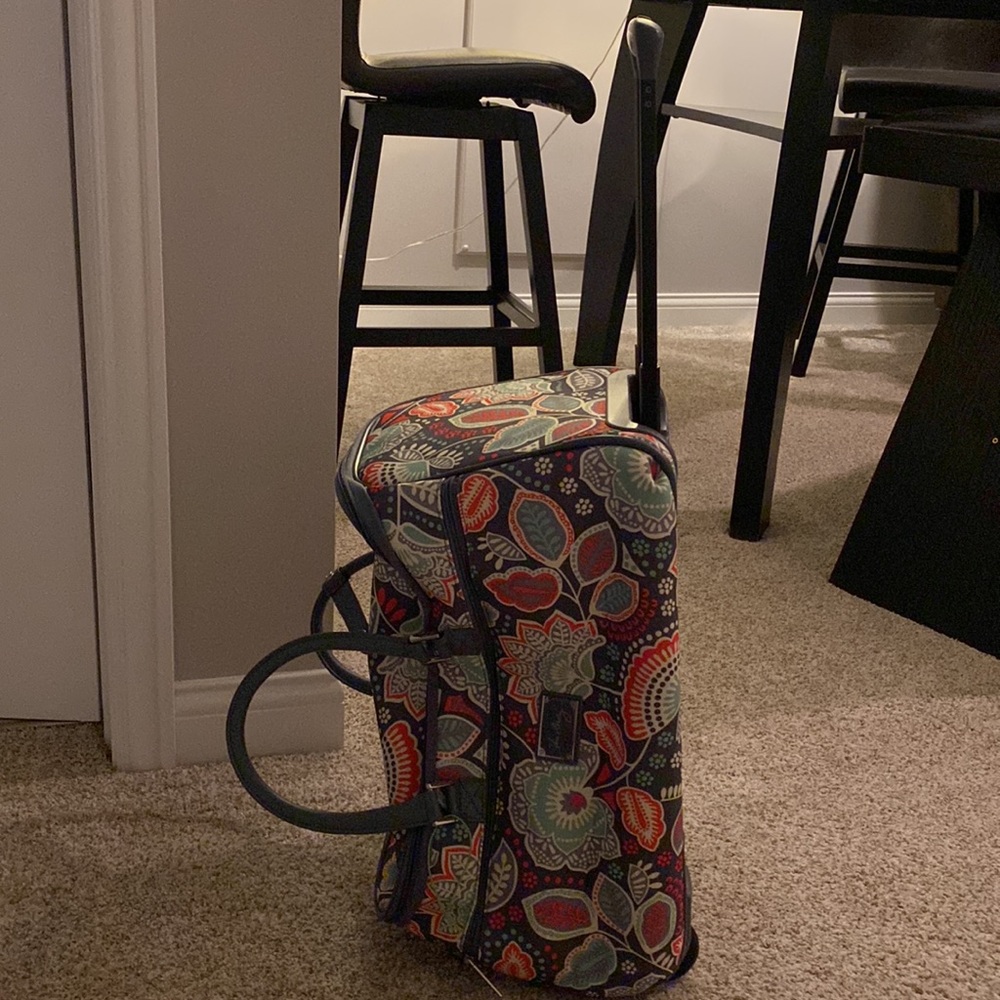 VERA Bradley wheeled up carry on NWT NOMADIC FLORAL